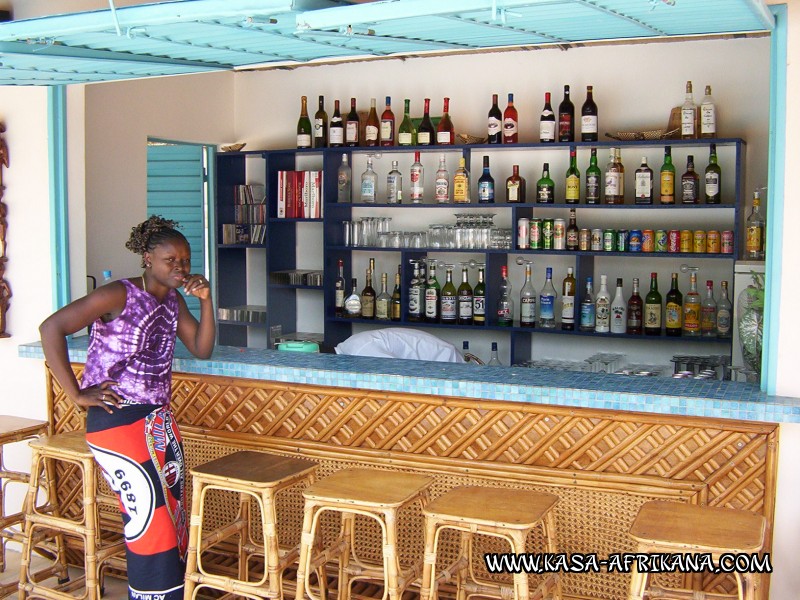 Photos Bijagos Island, Guinea Bissau : Hotel & outbuildings	 - The hotel bar